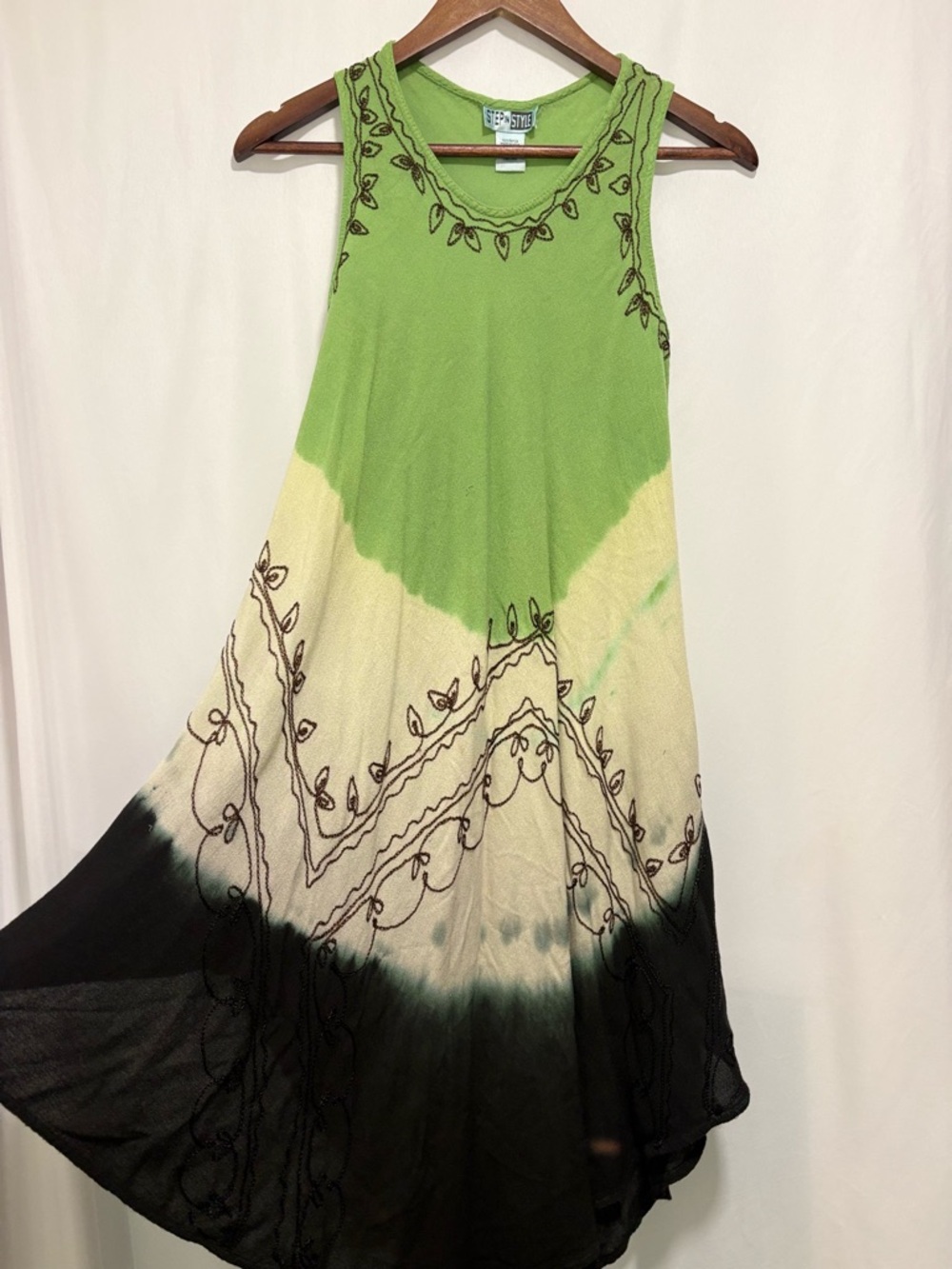 Step In Style Green Ombre Embroidered Dress Sleeveless Boho Size S